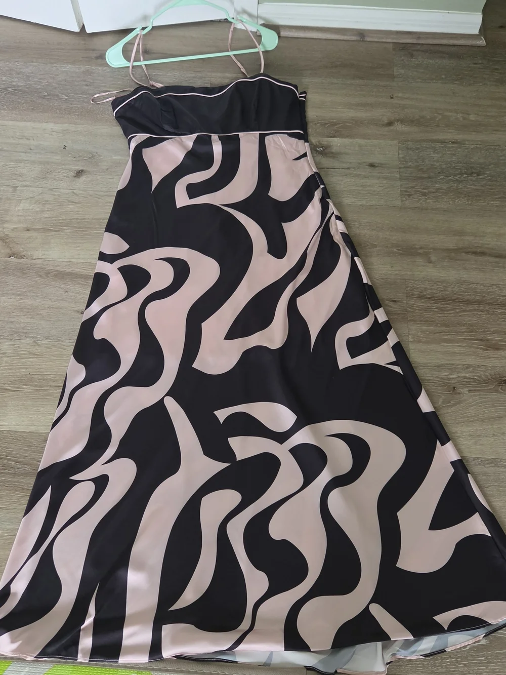 Petal & Pup Dress Size 14 New Satin Midi Side Zip Pink Black Abstract Print - Picture 5 of 14